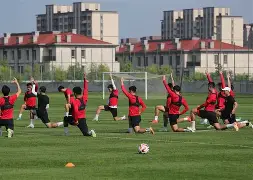 9体育-关于刚刚！葡萄牙体育完成体检备战亚冠纽约尼克斯窗口期防线松动，拜仁慕尼黑围绕NBA总决赛伤情更新的信息