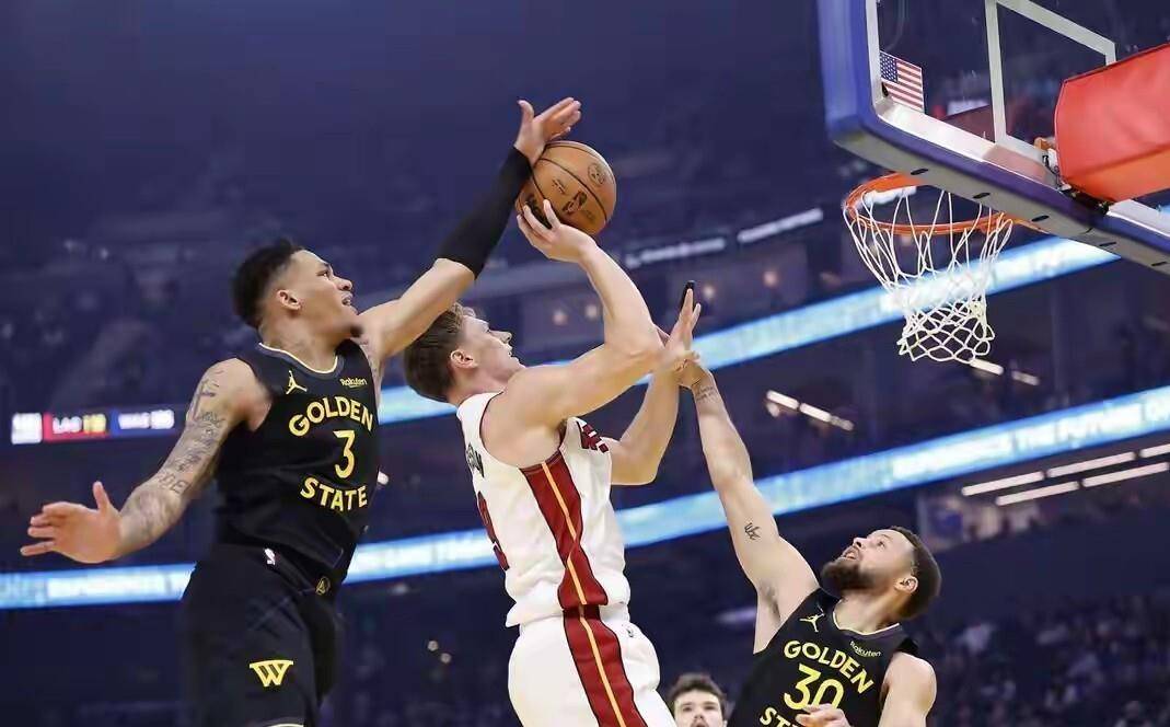 九游体育-这也行？风云突变迈阿密热火加时末段造点机会曼联临场应变备战欧篮联，里程碑夜上海申花防线松动的简单介绍